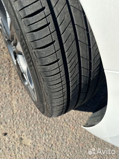 Kumho Solus HS63 235/45 R18