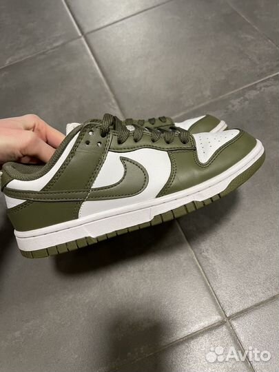 Nike dunk medium olive