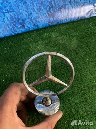 Значок на капот Mercedes-Benz E-Class W211 272.964