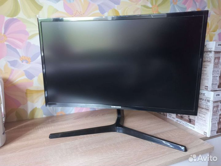 Монитор samsung изогнутый, модель C24RG50FQI