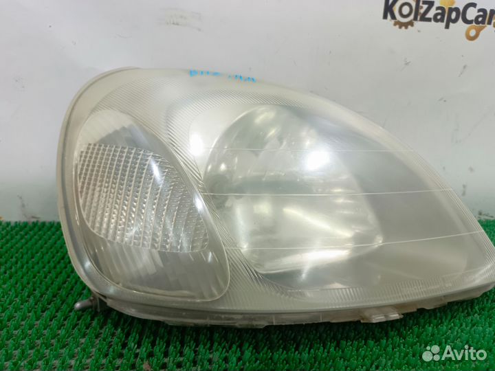 Фара правая Toyota vitz