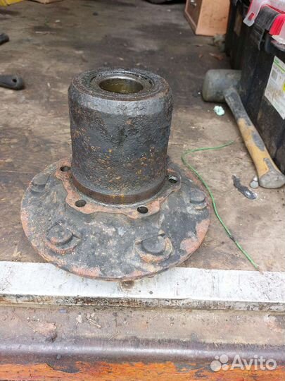 Mercedes 609d ступица