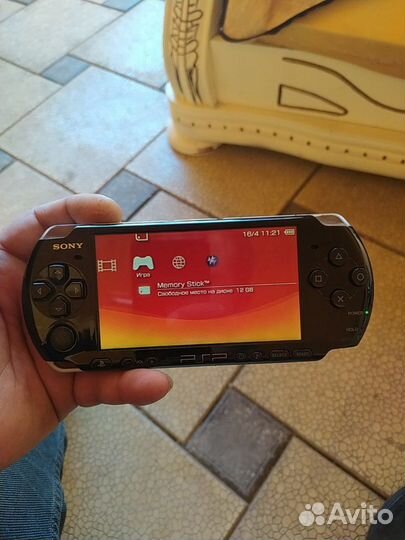 Sony PSP 3008 прошитая 64гиг 60 игр