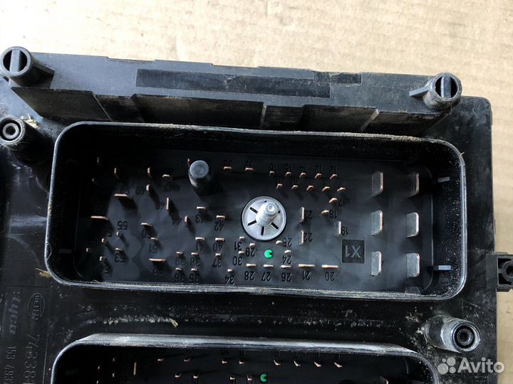 Блок предохранителей моторный Opel Astra H