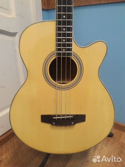 Акустическая бас гитара