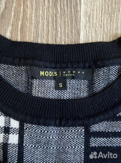 Свитер и юбка