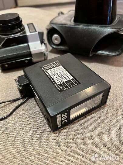 Плёночный фотоаппарат Зенит-Е