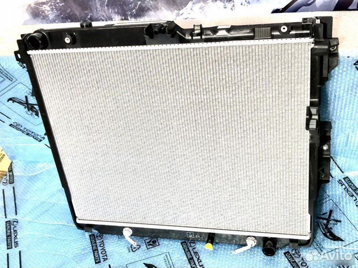 Радиатор Toyota Land Cruiser 300
