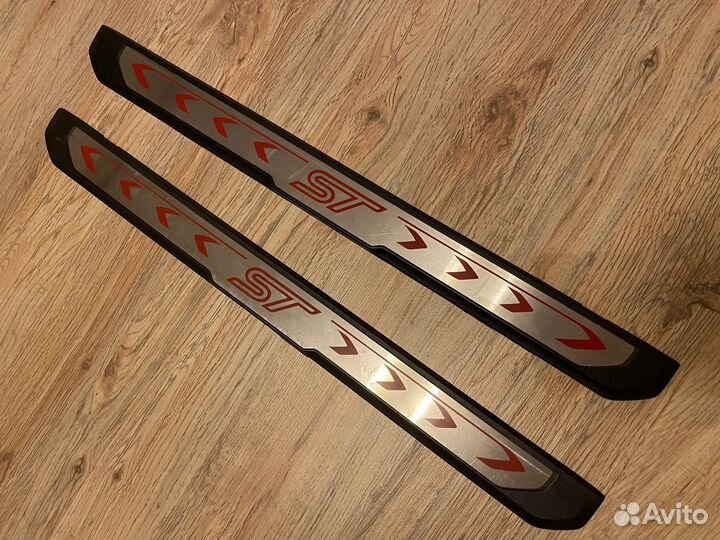 Накладки на пороги Ford Focus 3 ST