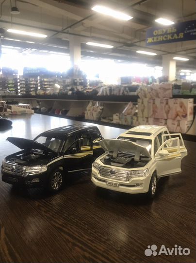 Машинки модельки