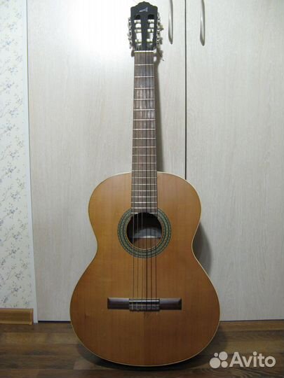 Испанская классическая гитара