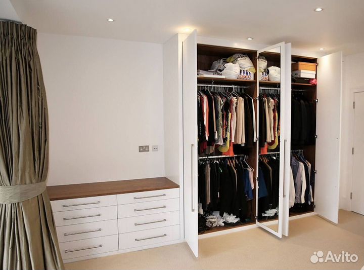 Угловой шкаф