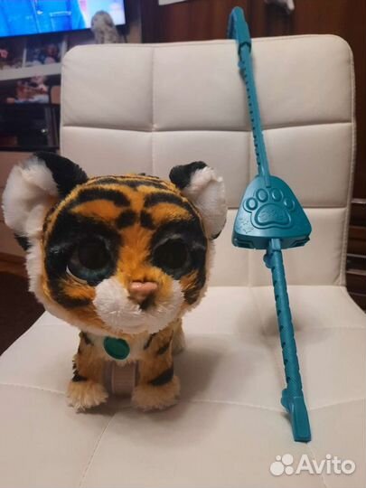 Детская игрушка,питомец тигрёнок на поводке