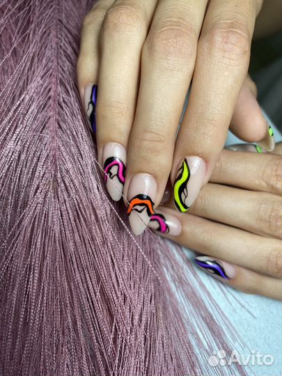 Мастер маникюра и педикюра