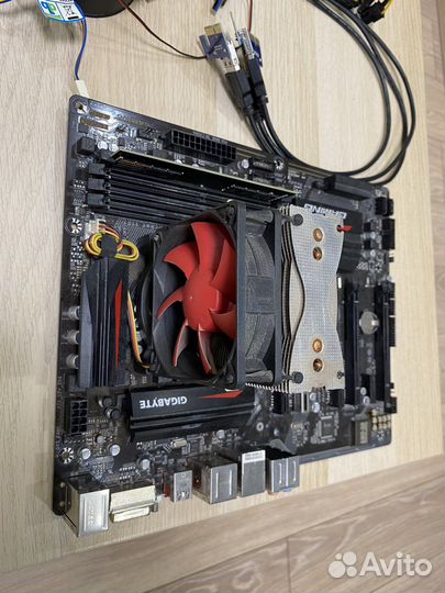 Материнская плата с процессором