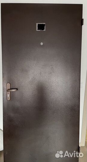 Дверь входная металлическая от застройщика