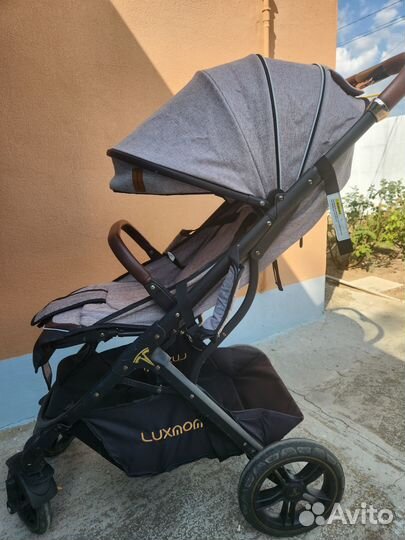 Прогулочная коляска luxmom
