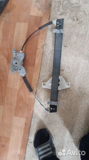 Стеклоподъёмник terracan 82404H1000