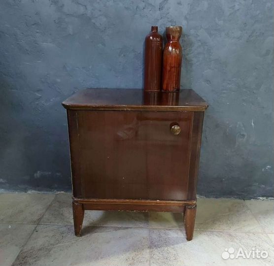 Тумба прикроватная