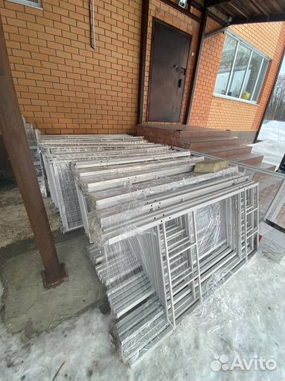 Кровать металлическая двухъярусная