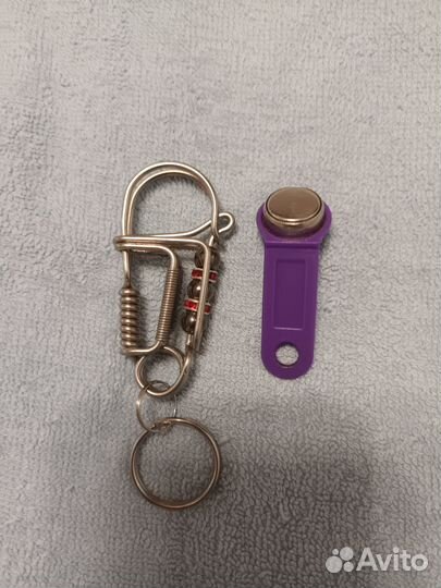 Брелок для ключей карабин