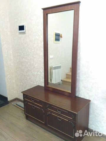 Зеркало, трюмо, тумбочки