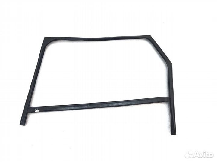 Уплотнитель двери задний правый Land Rover Range