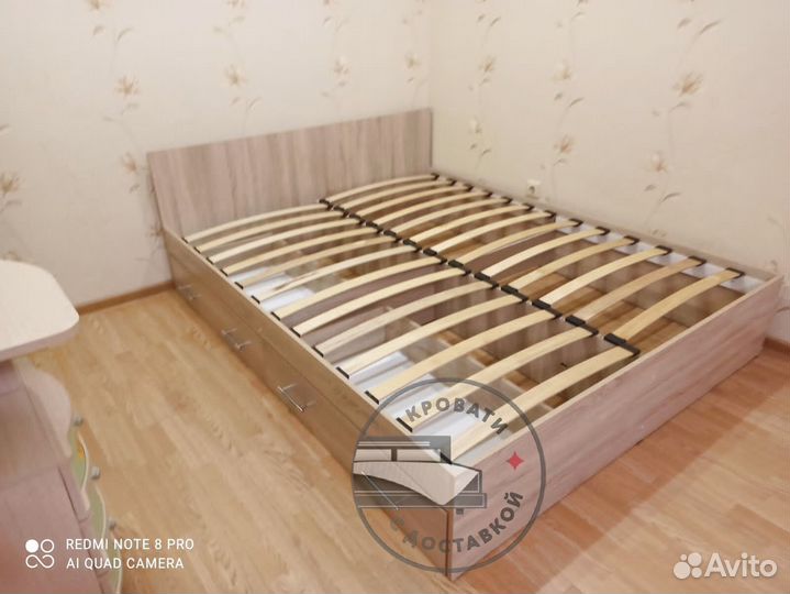 Кровать двуспальная с ящиками