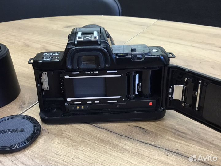 Nikon F-401 AF + Sigma 70-300 / 1:4-5,6 DL macro