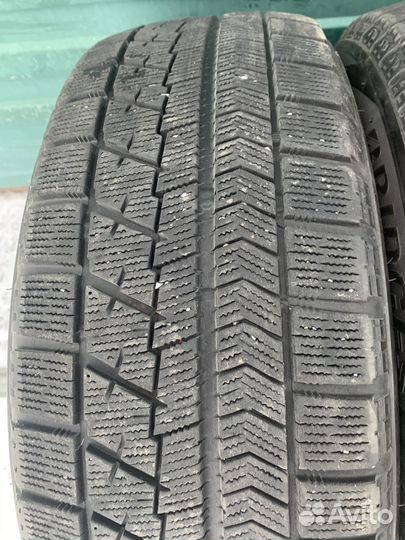 Bridgestone Blizzak VRX 215/60 R17 96Q