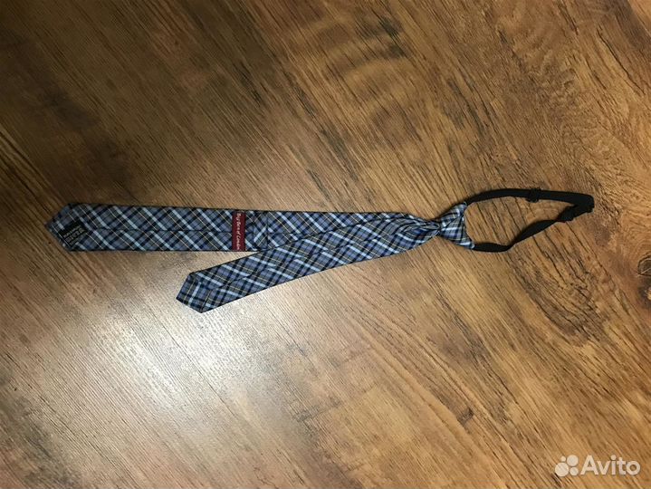 Галстуки и бабочка для костюма