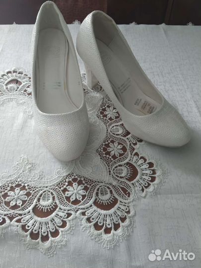 Свадебные туфли, кринолин