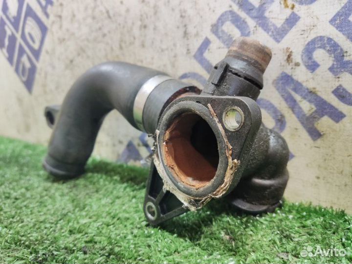 Фланец системы охлаждения Audi A4 B6 седан 1.8 BFB