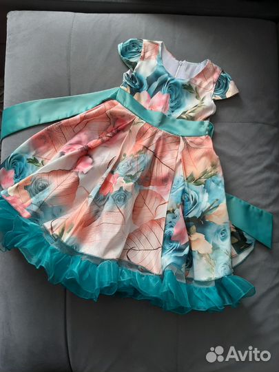 Платье праздничное