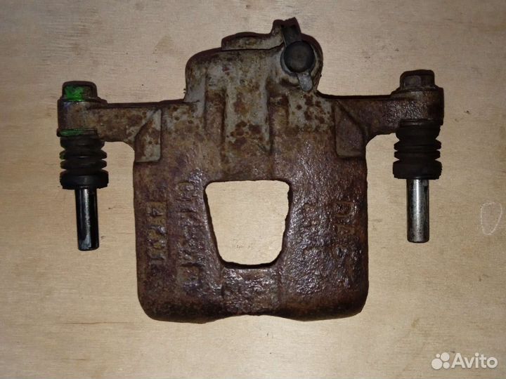 Тормозной суппорт передний левый Daewoo Matiz 0,8