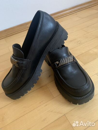 Туфли лоферы черные 37