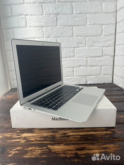 MacBook Air 13 early 2014 ram4/i5/ssd128