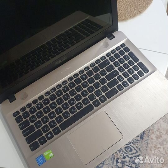 Ноутбук asus