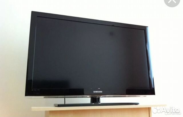 Телевизор самсунг 2010. 40 Inch Samsung LCD TV. Телевизор самсунг лсд 42. Samsung 40 LCD телевизор. Samsung Television ue50j5500aw.