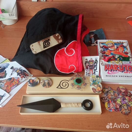 Наруто коллекция (манга,повязка,меч,значки)