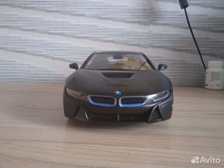 Машина на радиоуправлении BMW i 8