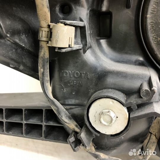 Фара левая Toyota LandCruiser Prado 150 рестайл