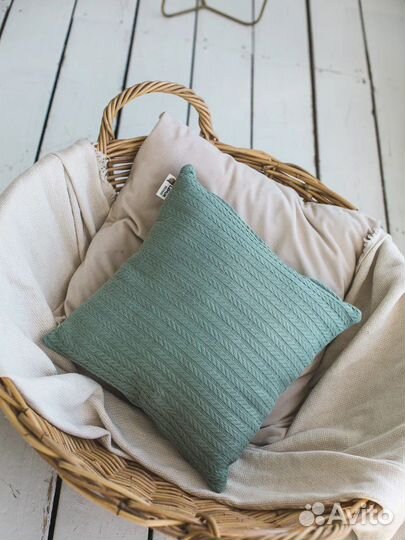 Подушки вязаные 40х40