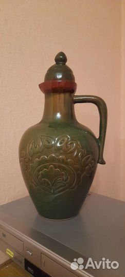 Глиняный кувшин большой