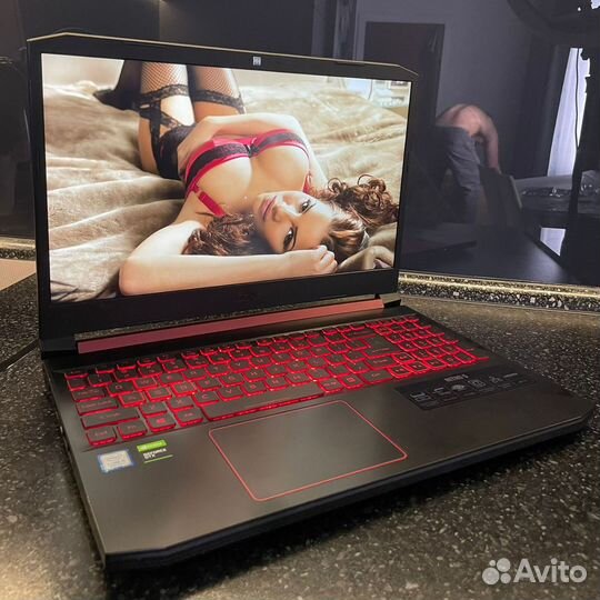 Игровой ноутбук Acer i5 8300/gtx1050/8g/1128g