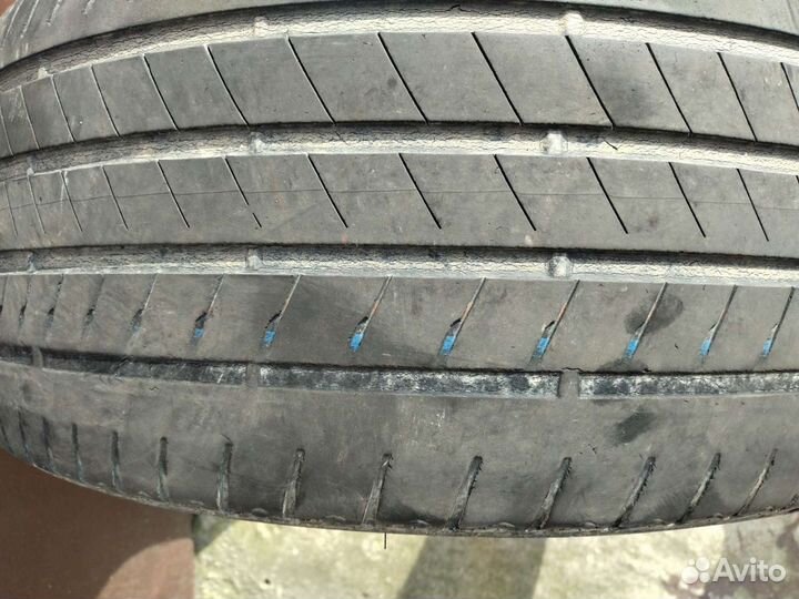 Bridgestone Alenza 001 275/45 R20