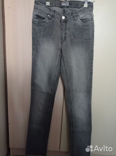 Джинсы