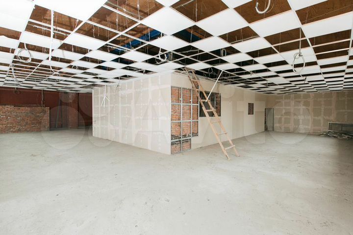 Свободного назначения, 290 м²