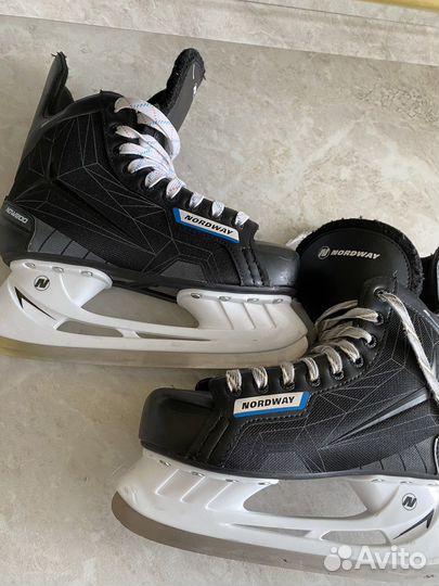 Коньки хоккейные