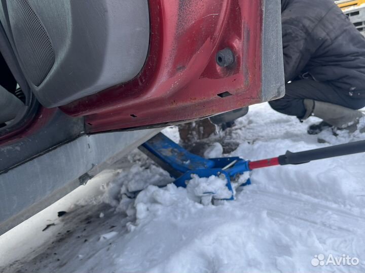 Форд эскейп1 дверь задняя правая